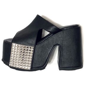 DEMONIA Camel-101/BVL Sandal, size 7, like new